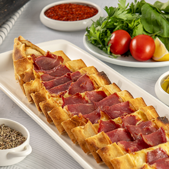 Pastırmalı Kaşarlı Pide görseli