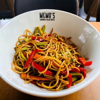 Tavuklu Noodle görseli