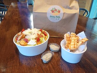 Izgara Tavuk Caesar Salad görseli