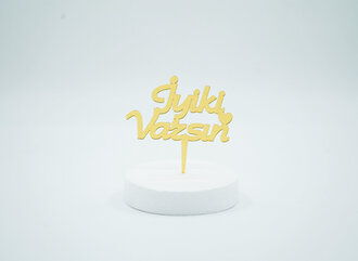 İyi Ki Varsın Yazılı Gold Pleksi görseli