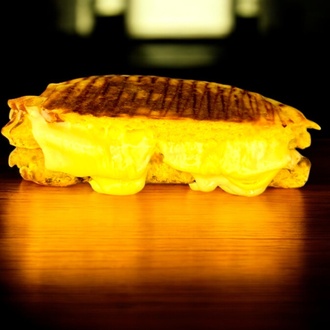 Kaşarlı Tost görseli