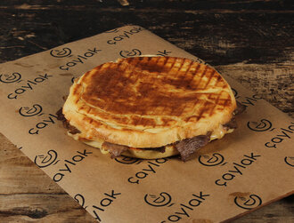 Kavurmalı Kaşarlı Bazlama Tost görseli