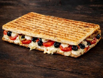Beyaz Peynirli Zeytinli Tost görseli