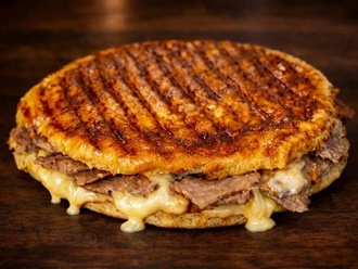 Kavurmalı Kaşarlı Tost görseli