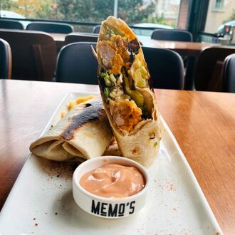 Cheddar Soslu Çıtır Tavuk Wrap görseli