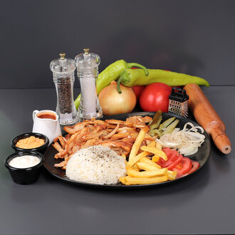 Pilav Üstü Tavuk Döner görseli