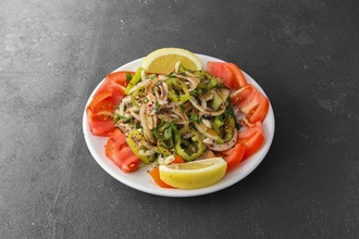 Sumaklı Soğan Salatası görseli