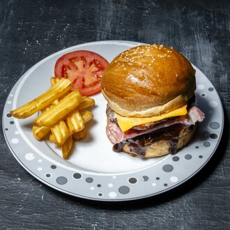 Füme Burger (Dana Füme) görseli