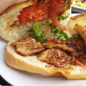 Tam Ekmek Arası Tavuk Külbastı görseli