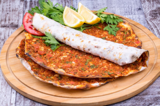 Lahmacun görseli