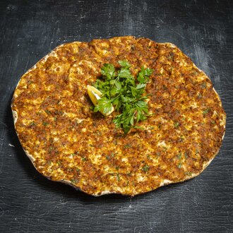 Lahmacun görseli