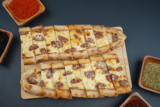 Sucuklu Kaşarlı Pide (Açık) görseli