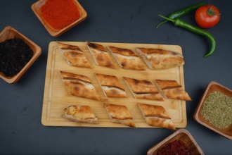 Ispanaklı Pide (Kapalı) görseli