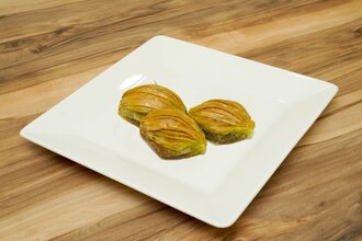 Fıstıklı Midye Baklava (1 Kg.) görseli