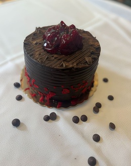 Çikolatalı & Vişneli Pasta (6 Kişilik) görseli