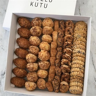 Karışık Tuzlu Kurabiye Kutusu 2 görseli