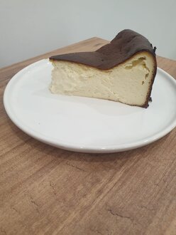 San Sebastian Cheesecake (Dilim) görseli