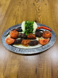 Domatesli Kebap görseli