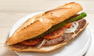 Üç Çeyrek Köfte Ekmek görseli