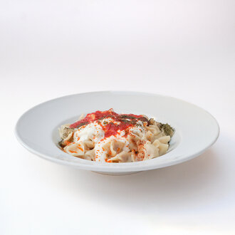 Süzme Yoğurtlu Mantı görseli