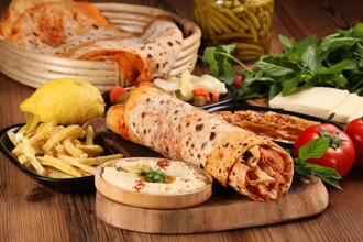 Menü Antakya Usulü Humuslu Tavuk Döner Dürüm görseli