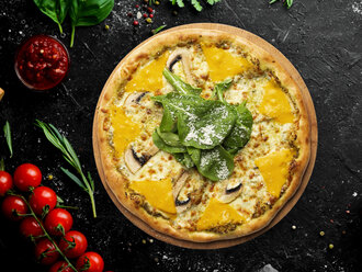 Pesto Soslu Pizza (33 Cm) görseli