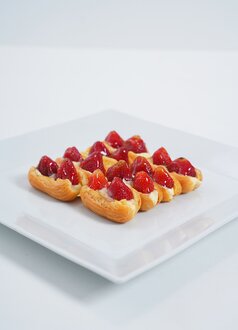 Çilekli Ekler (250 Gr) görseli