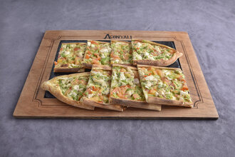 Tavuklu Pide görseli