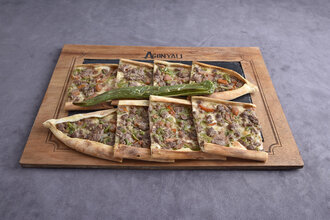 Kuşbaşılı Pide görseli
