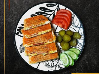 Kavurmalı Tost görseli