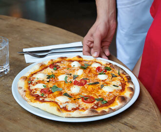 Margarita Pizza görseli