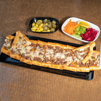 Kuşbaşılı Kaşarlı Pide görseli