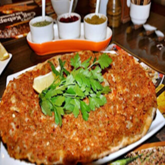 Kaşarlı Antep Lahmacun görseli