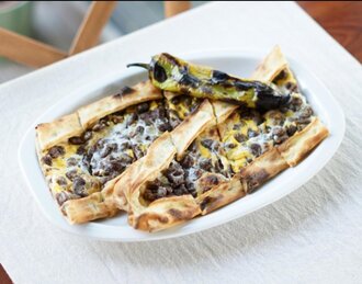 Yumurtalı & Kuzu Etli Pide görseli