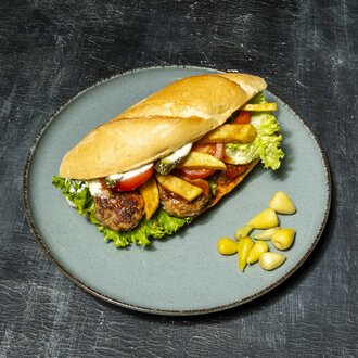 Yarım Ekmek Arası Best Köfte görseli