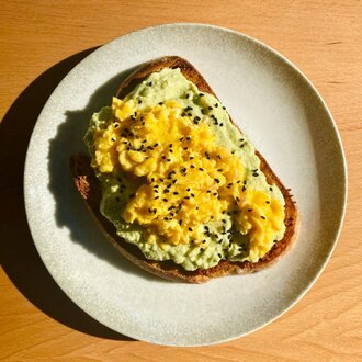 Ekmek Üstü Avokado görseli