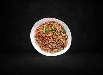 Sebzeli Noodle görseli