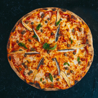 Acciughe E Capperi Pizza (32 Cm.) görseli