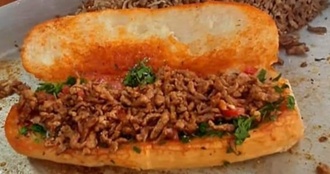 Ekmek Arası Et Tantuni görseli