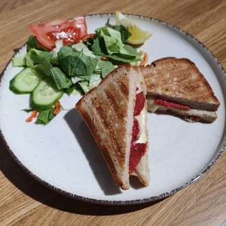 Sucuklu Tost görseli