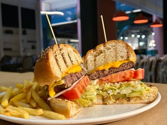 Cheeseburger görseli