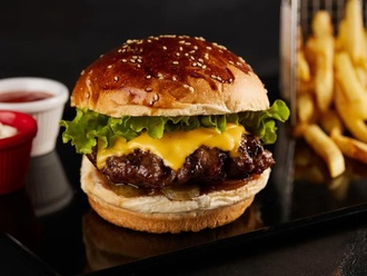 Crab Cheeseburger Menü görseli