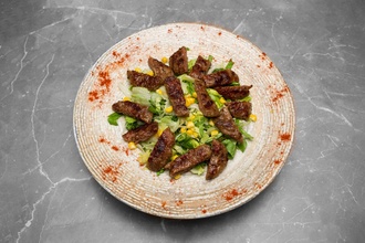 Köfteli Salata görseli