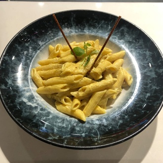 Köri Soslu Penne görseli