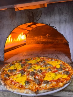 Cheeseburger Pizza görseli