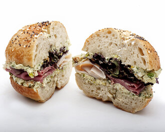 Girit Ezmeli Bagel Sandviç görseli