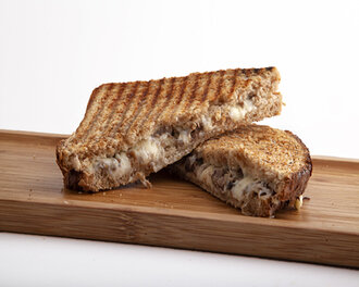 Kavurmalı Kaşarlı Tost görseli