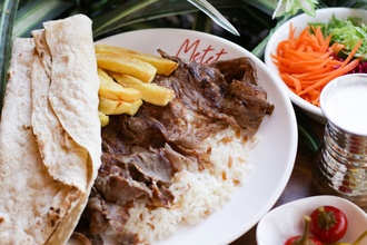 Pilav Üstü Tereyağlı Közde Döner görseli