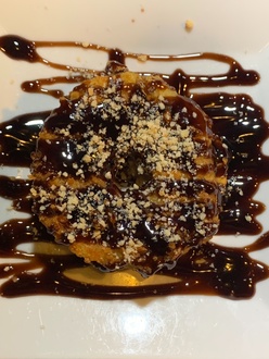 Çikolata Soslu Ananas Kızartması görseli