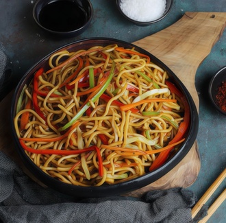 Sebzeli Noodle görseli